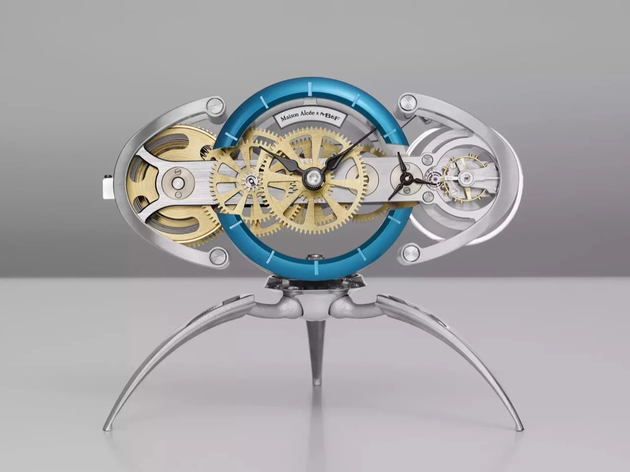 El reloj de escritorio alienígena de MB&F que armás vos en 10 horas con 222 piezas