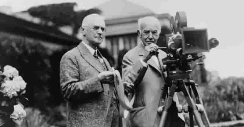 La evolución del cine y su impacto en la cultura y el entretenimiento a lo largo de la historia.